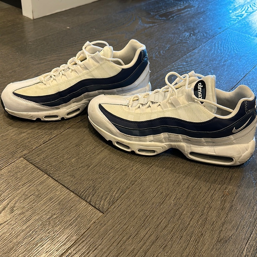 Men’s Nike 95